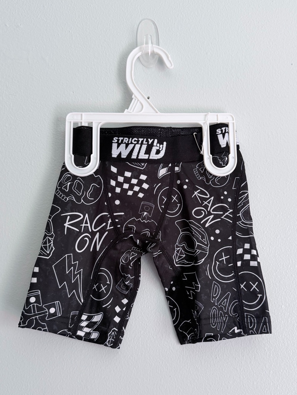 Strictly Wild Boys Race On Boxers 2T NIP
